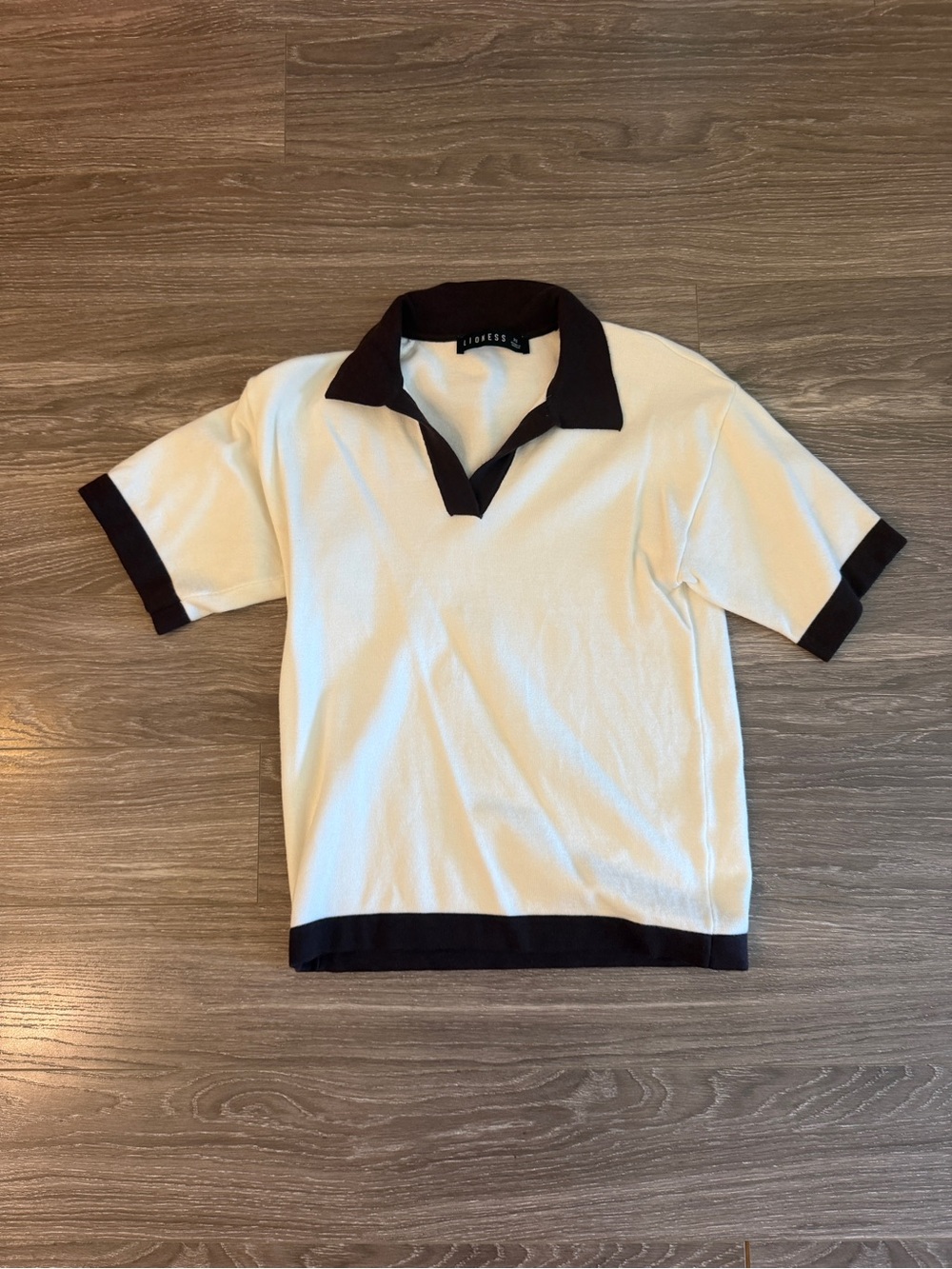 Lioness White Polo Shirt with Brown Collar